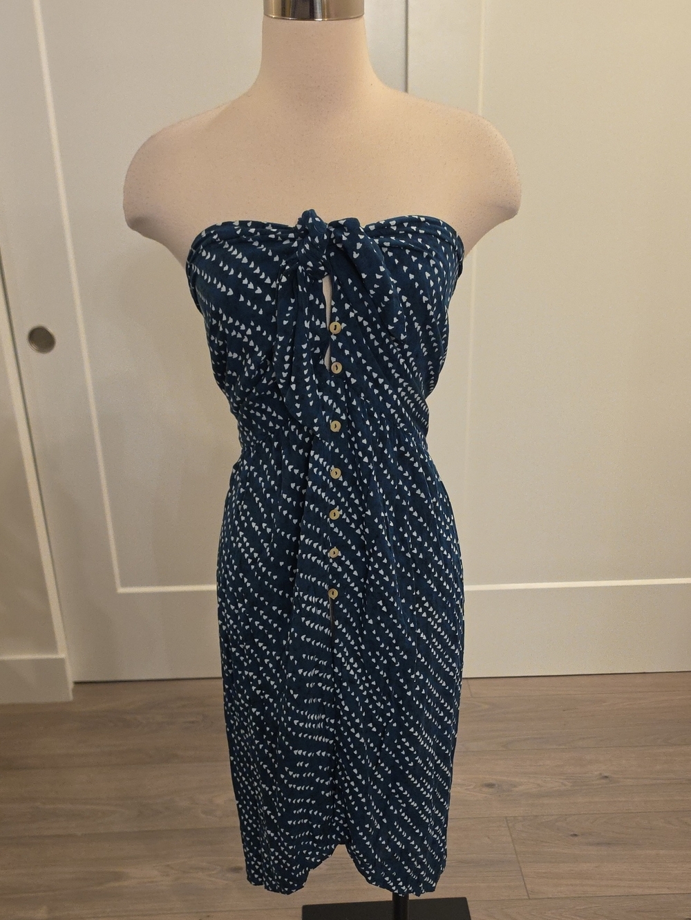 Vix Navy Strapless Tie-Front Summer Dress with button closure size S-P like new